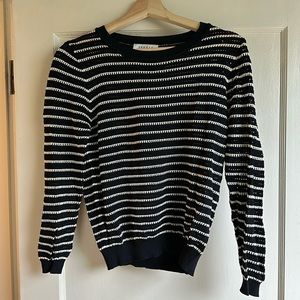 Cute crew neck sweater from Sandro